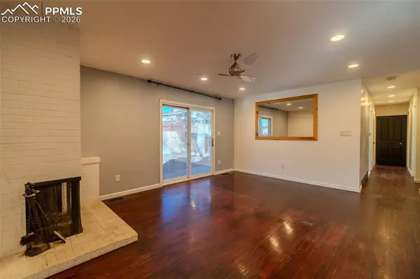 816 S Circle DR, Colorado Springs, CO 80910