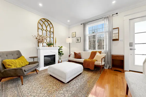 823 Sammon AVE, Toronto E03, ON M4C 2E7