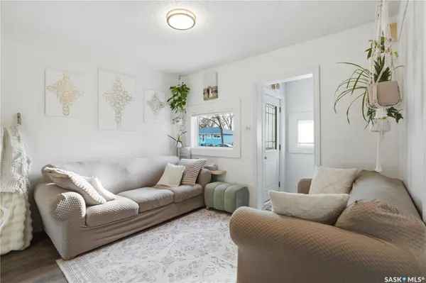 1334 I AVENUE N, Saskatoon, SK S7L 2J3