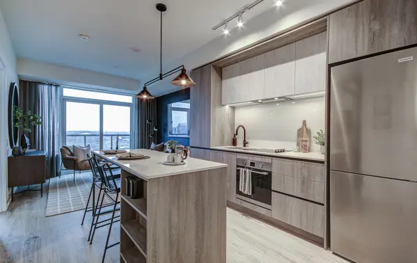 2495 Eglinton AVE W #2705, Mississauga, ON L5M 2T2