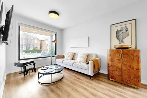 97 Ascot AVE, Toronto W03, ON M6E 1G1