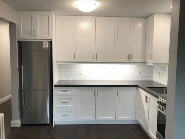 273 Lakeshore RD E #1, Mississauga, ON L5G 1G8