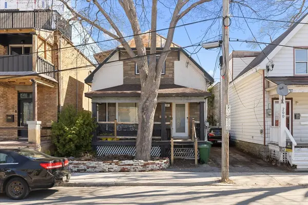 297 Cyr AVE, Vanier And Kingsview Park, ON K1L 7N6