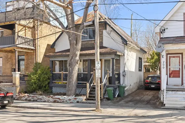 297 Cyr AVE, Vanier And Kingsview Park, ON K1L 7N6