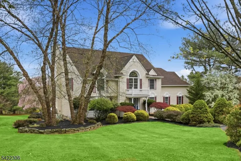 39 Squire Hill Rd, Washington Twp., NJ 07853