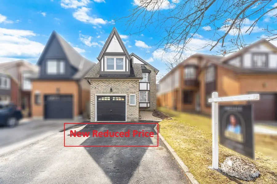 923 Redbird CRES, Pickering, ON L1V 5K8