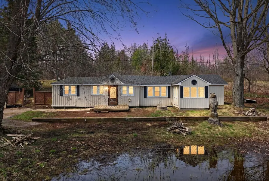 127 Monck RD, Kawartha Lakes, ON L0K 1W0