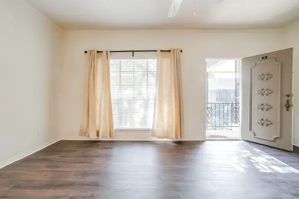 4438 Harlanwood Drive #211, Fort Worth, TX 76109