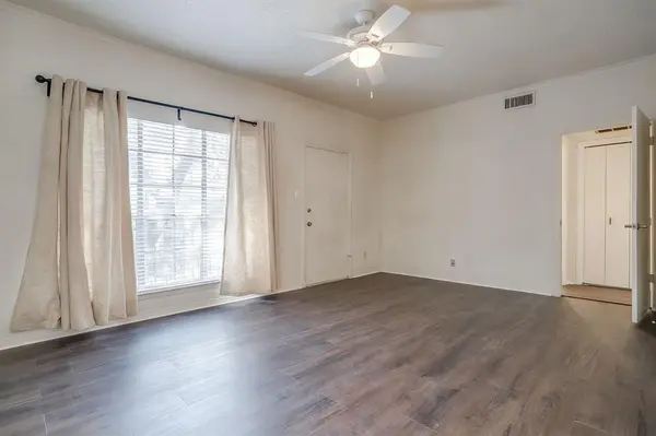 4438 Harlanwood Drive #211, Fort Worth, TX 76109