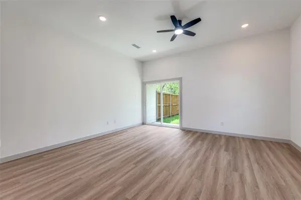 1509 Locust Street #B, Commerce, TX 75428