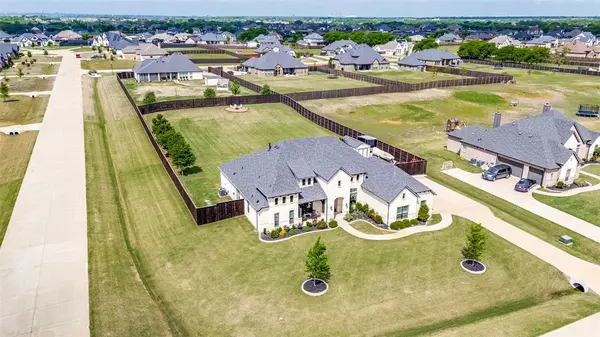 851 Horseshoe Meadows Drive, Waxahachie, TX 75167