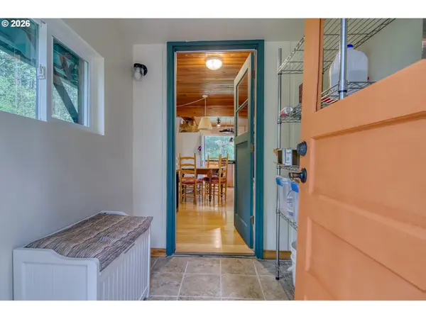 52184 RABINSKY RD, Scappoose, OR 97056