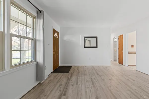 209 Stonehouse DR, Lynchburg, VA 24502