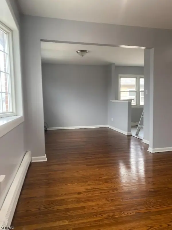 409 Gable Ln, Linden City, NJ 07036