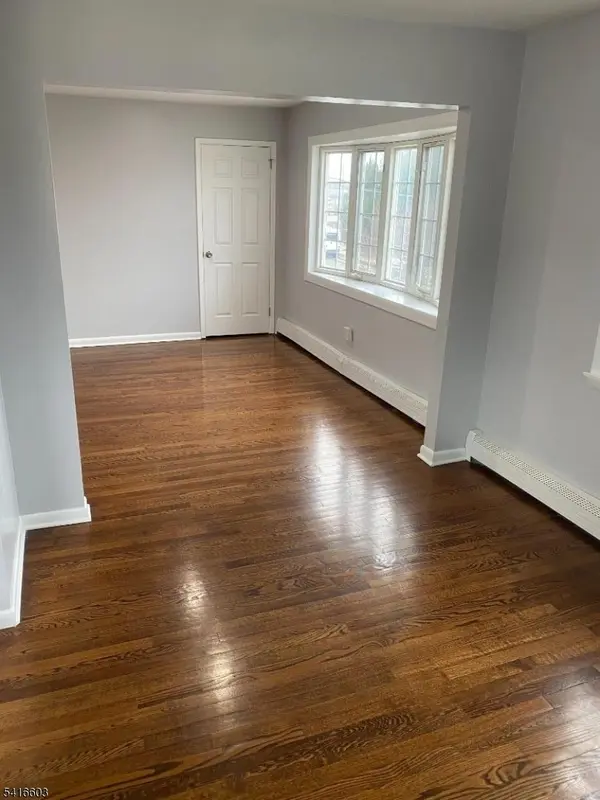 409 Gable Ln, Linden City, NJ 07036