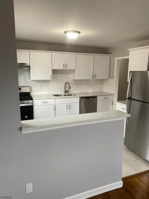 409 Gable Ln, Linden City, NJ 07036