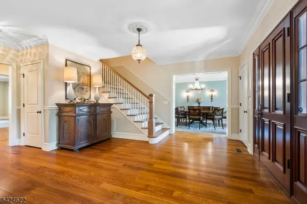 76 Pine Way, New Providence Boro, NJ 07974