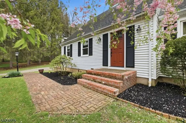 115 Upper Sunset Dr, Washington Twp., NJ 07853