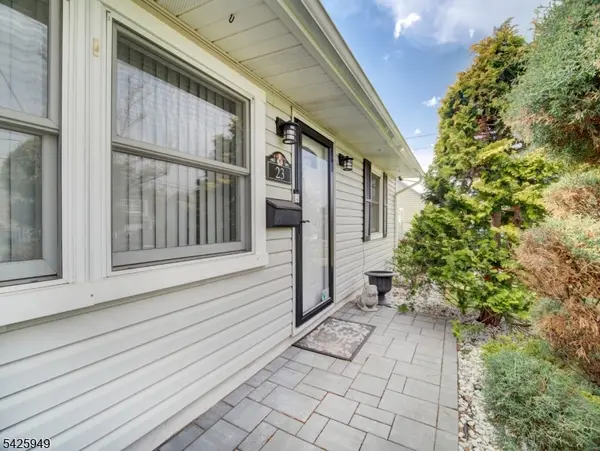 23 Clara Pl, Cedar Grove Twp., NJ 07009