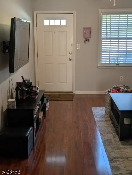 13 Oak St, Rockaway Boro, NJ 07866