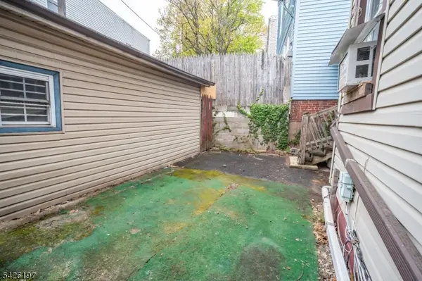 25-27 Goodwin Ave, Newark City, NJ 07112