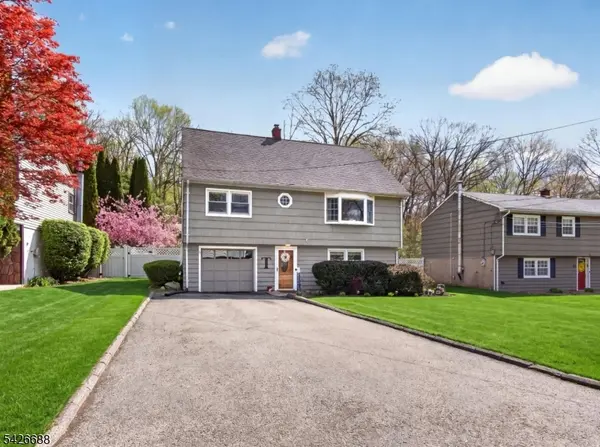 22 Wildwood Ter, Ringwood Boro, NJ 07456