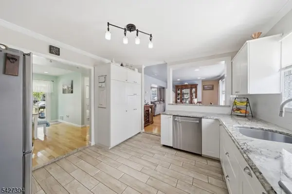 47 Kendall Dr, Sayreville Boro, NJ 08859