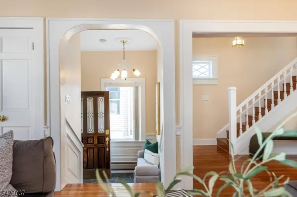 27 Edgewood Rd, Bloomfield Twp., NJ 07003