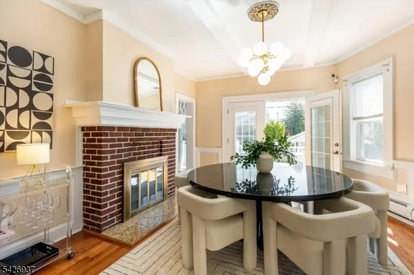 27 Edgewood Rd, Bloomfield Twp., NJ 07003