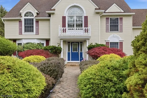 39 Squire Hill Rd, Washington Twp., NJ 07853