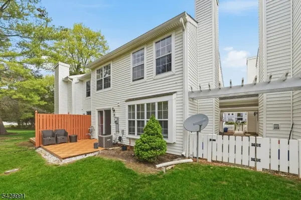 95 Almond Dr, Franklin Twp., NJ 08873