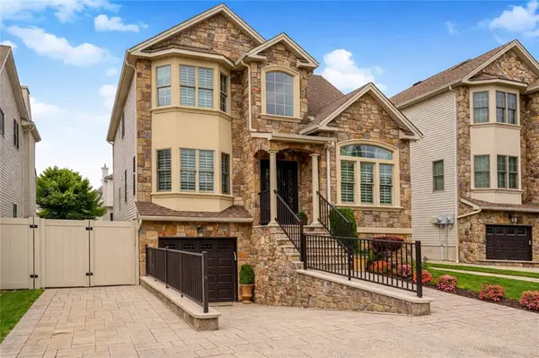 86 West Castor PL, Staten  Island, NY 10312