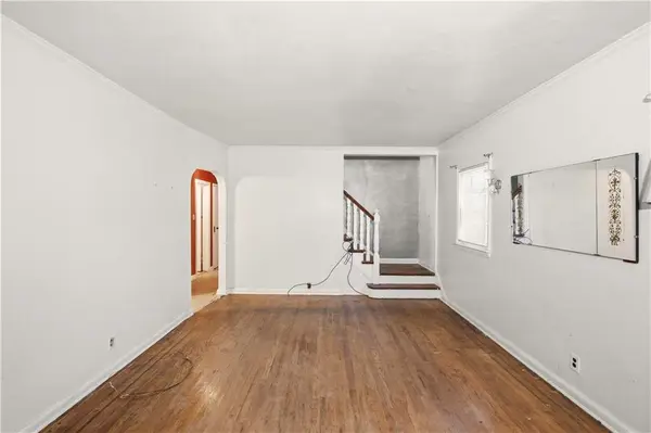 118-34 234th ST, Cambria Heights, NY 11411