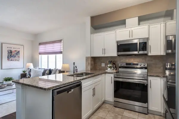 1540 Sherwood BLVD NW #1235, Calgary, AB T3R 0K5