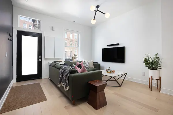 553 King ST E, Toronto C08, ON M5A 1M5