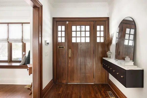 152 Lyndhurst AVE, Toronto C02, ON M5R 2Z9