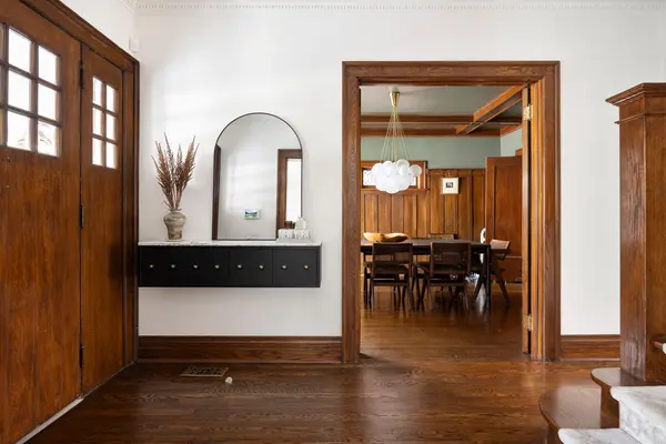 152 Lyndhurst AVE, Toronto C02, ON M5R 2Z9