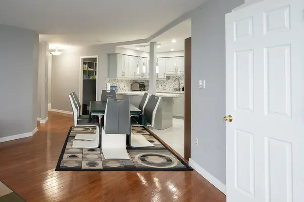 5 Concorde PL #1805, Toronto C13, ON M3C 3M8