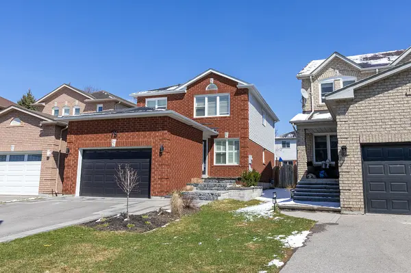 78 Fry CRES, Clarington, ON L1C 4Y3