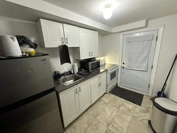 2372 Wildwood CRES #BASEMENT, Pickering, ON L1X 2M8