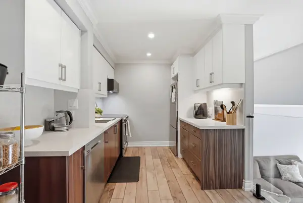 155 Milestone CRES #28, Aurora, ON L4G 3M2