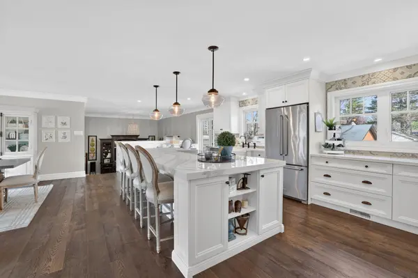 14 Tall Pines TRL, East Gwillimbury, ON L9N 1J5