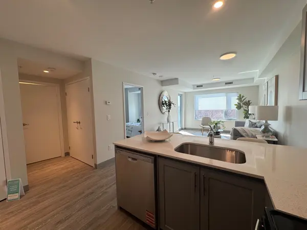 1015 Innisfil Beach RD #511, Innisfil, ON L9S 1T3