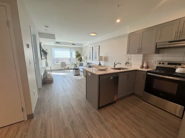 1015 Innisfil Beach RD #511, Innisfil, ON L9S 1T3