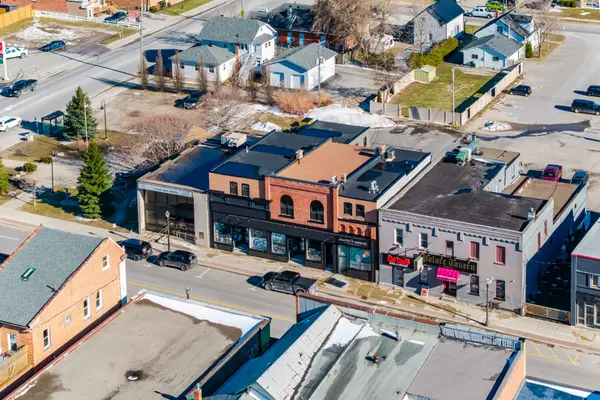 9 Queen ST W, Springwater, ON L0L 1P0