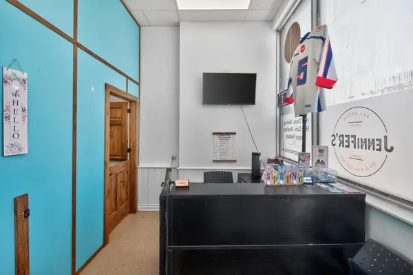 9 Queen ST W, Springwater, ON L0L 1P0