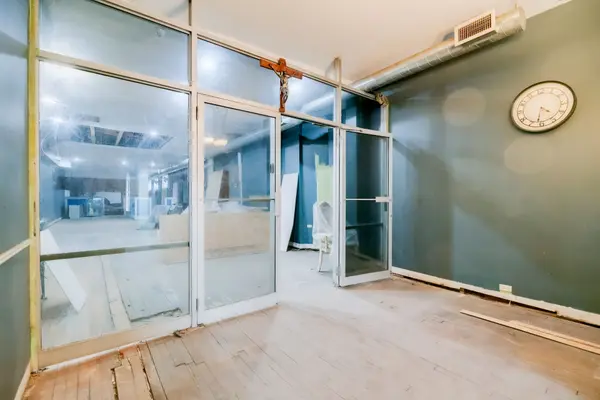 3339 Dundas ST W, Toronto W02, ON M6P 2A6