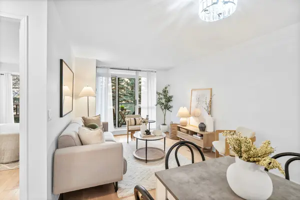 17 Michael Power PL #201, Toronto W08, ON M9A 5G5