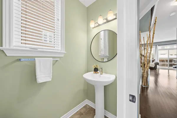 630 Moorpark AVE, Kanata, ON K2M 0H8