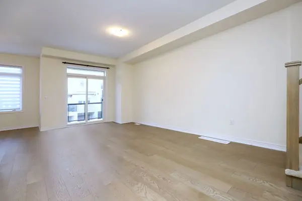 40 Zinfandel DR #16, Hamilton, ON L8E 0L1